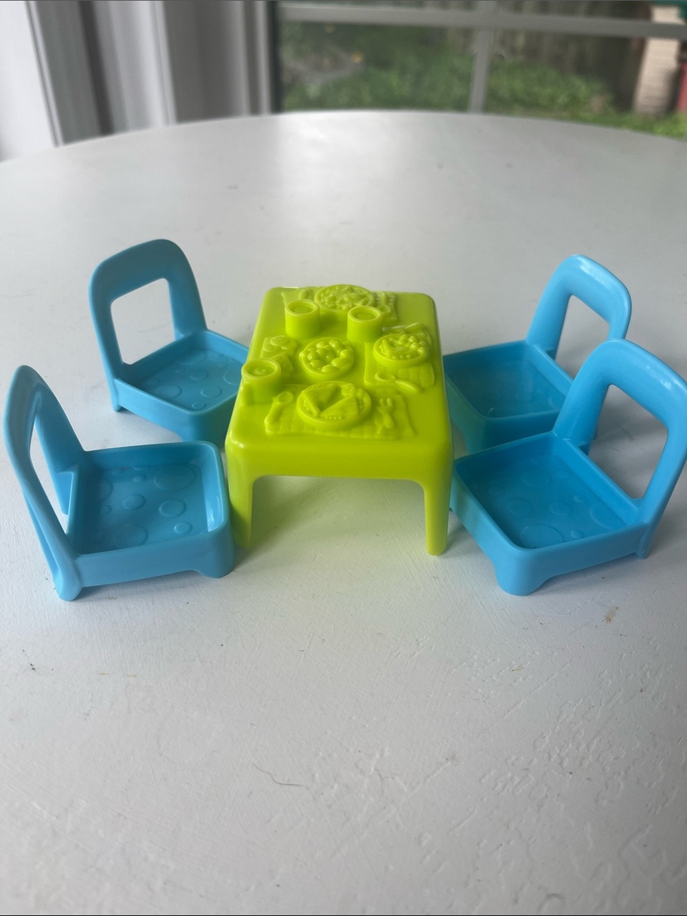 3/$15 💜Little People Kids Toy Dining Set - Blue Chairs with Lime Green Table